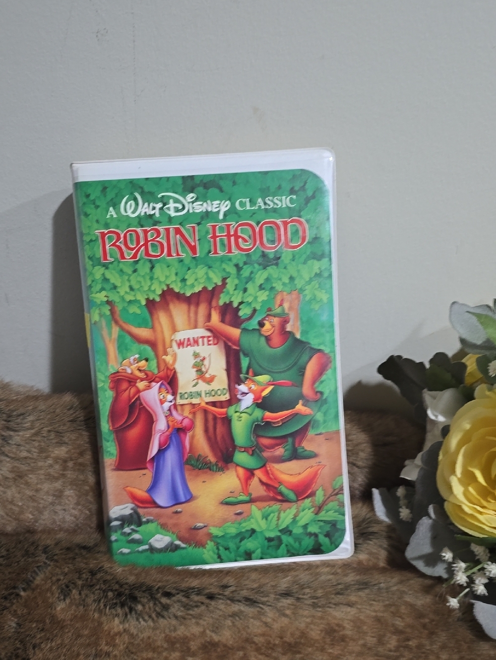 Walt Disney Classic Robin Hood VHS - Green Cover
